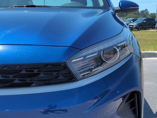 Used 2023 Kia Forte LXS w/ LXS Technology Package image 12