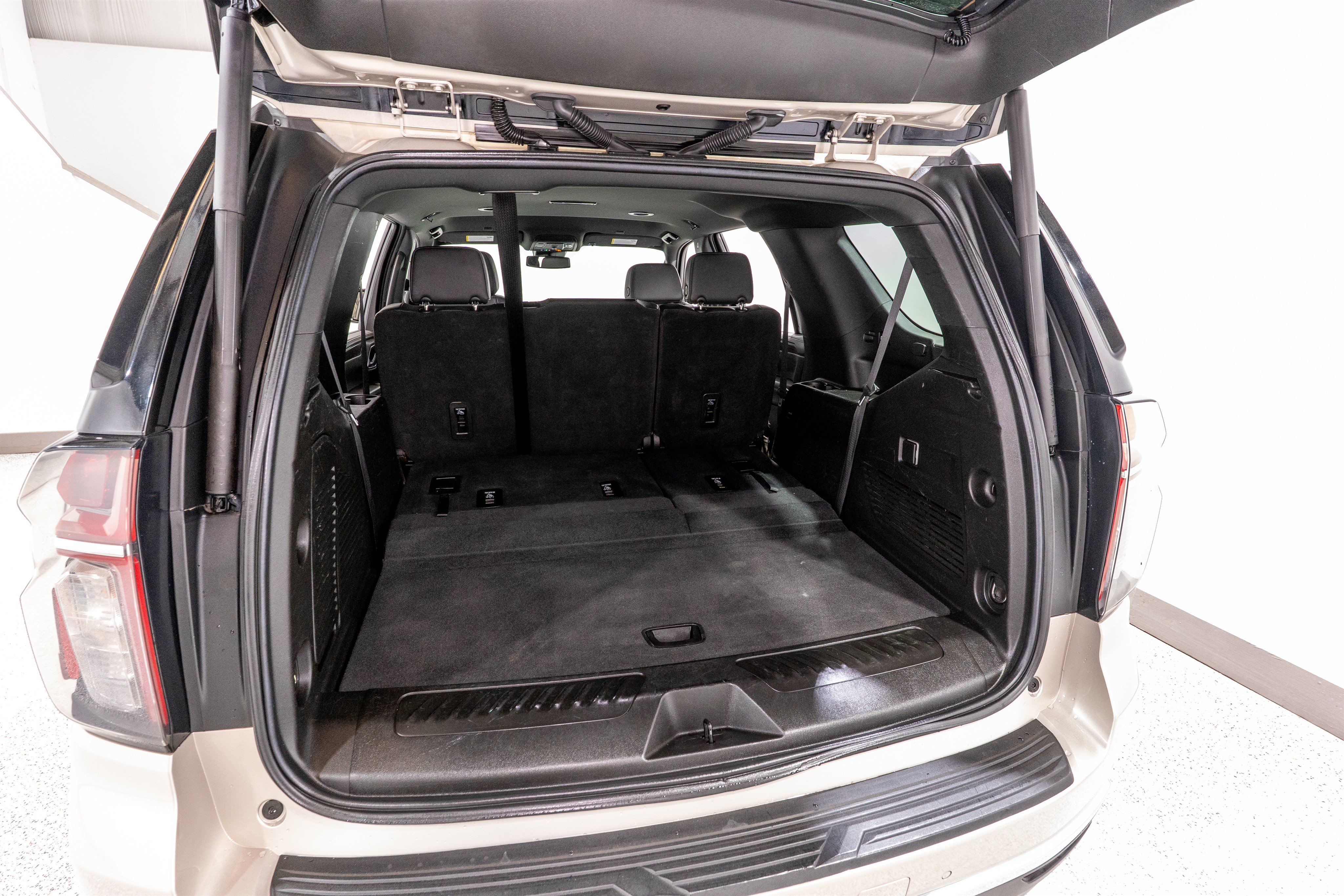 Used 2023 Chevrolet Tahoe LT RWD image 33