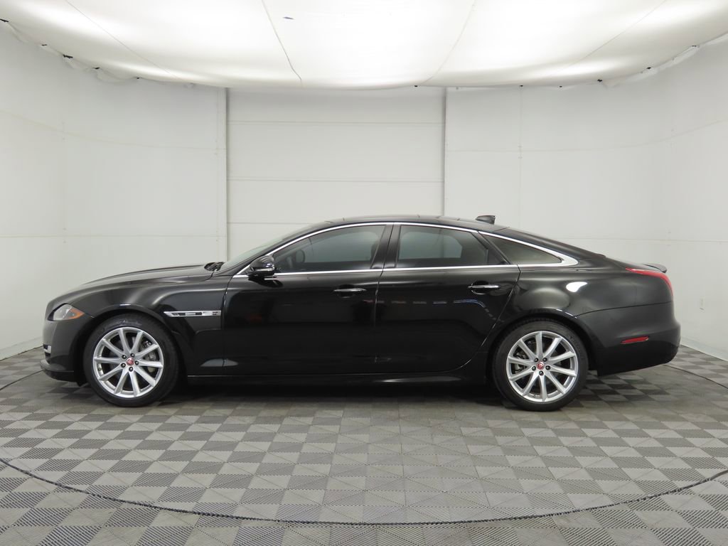 Used 2019 Jaguar XJ R-Sport image 8