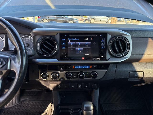 Used 2017 Toyota Tacoma Limited w/ Tow Package AWD/4WD image 20