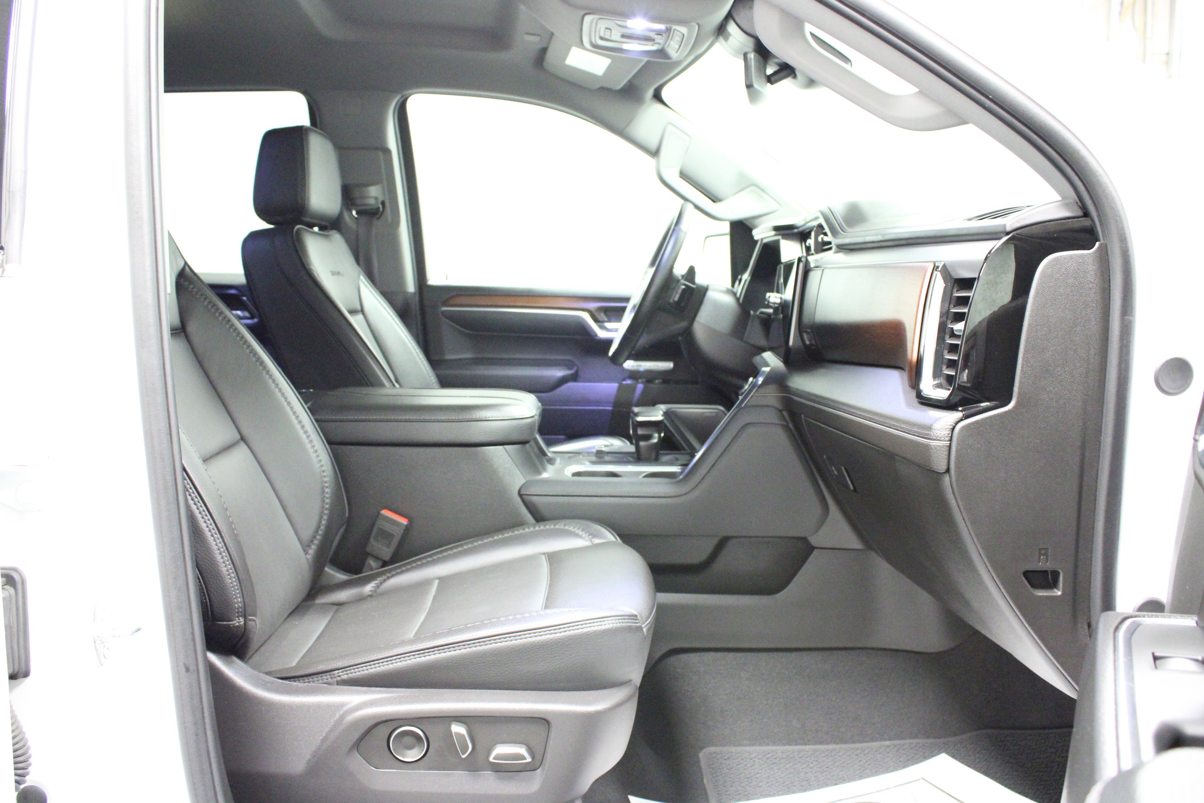 Used 2024 GMC Sierra 1500 Denali image 16