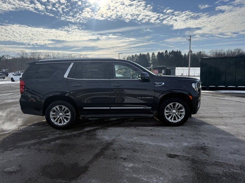 Used 2024 GMC Yukon SLT w/ SLT Premium Package image 5
