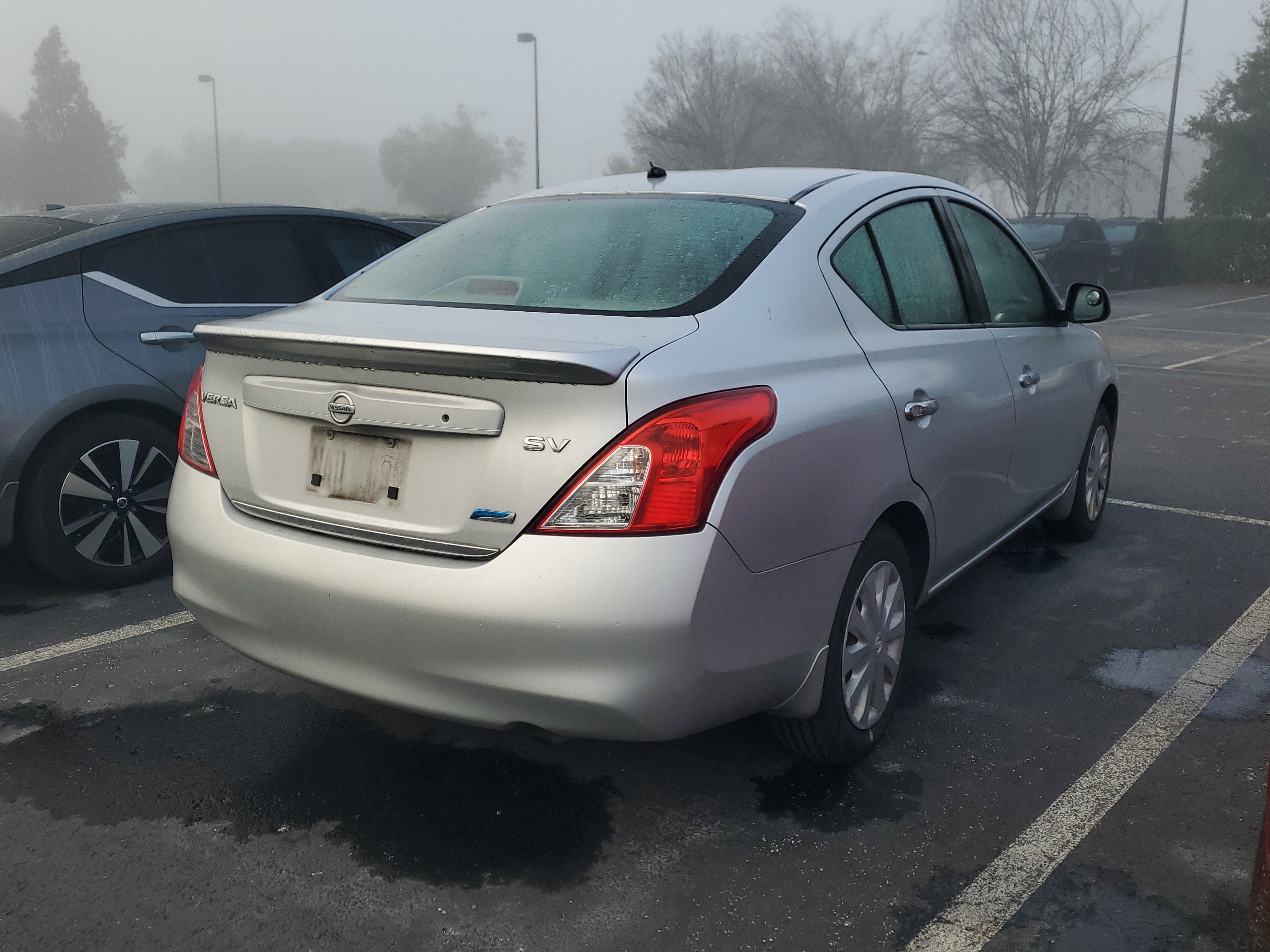Used 2012 Nissan Versa SV w/ Convenience Pkg image 9