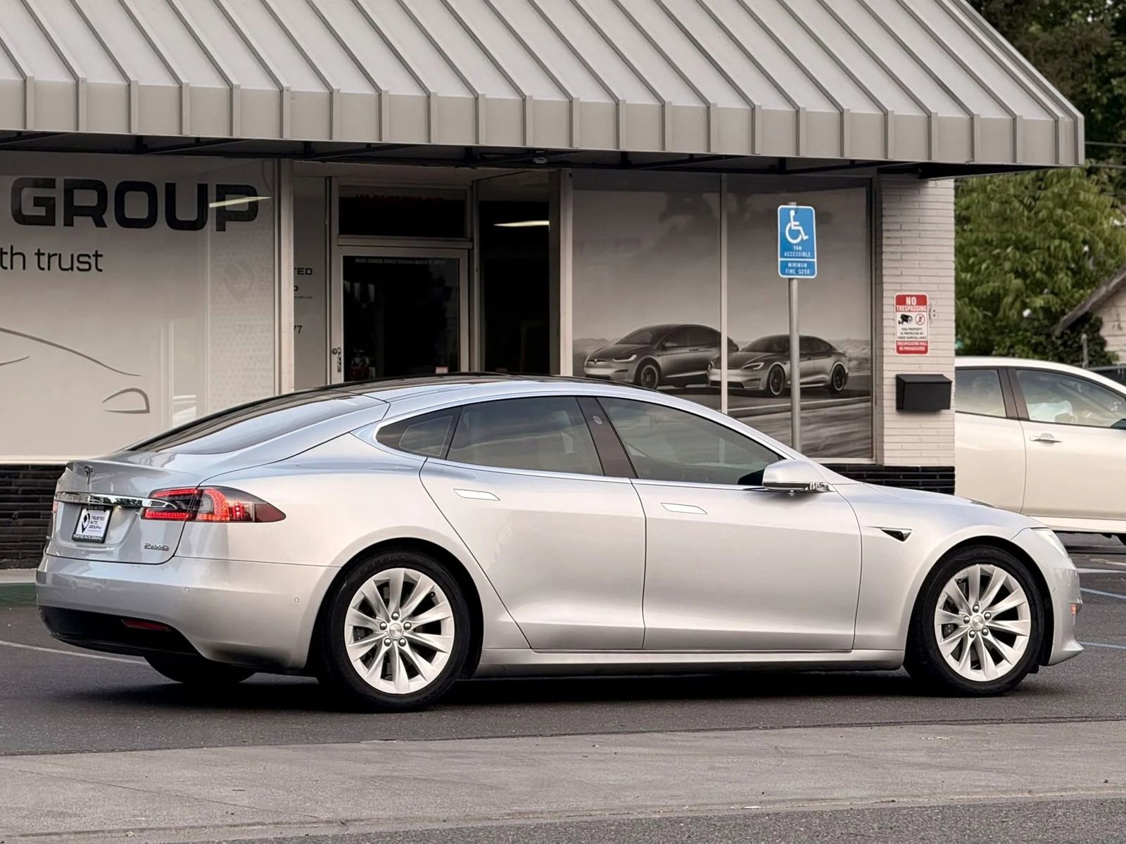 Used 2017 Tesla Model S 90D AWD/4WD image 8