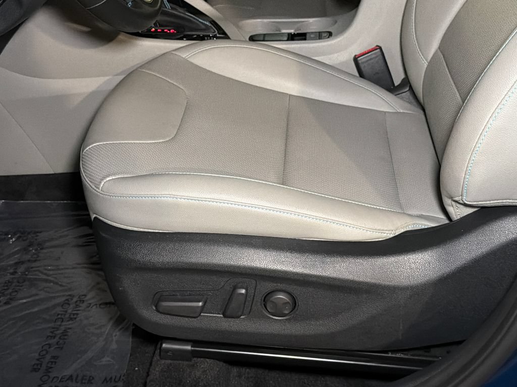 Certified 2022 Kia Niro Touring Special Edition FWD image 21
