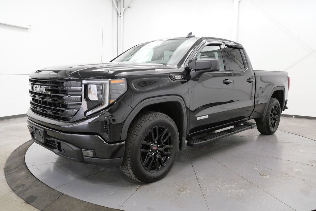 Used 2023 GMC Sierra 1500 Elevation AWD/4WD image 3