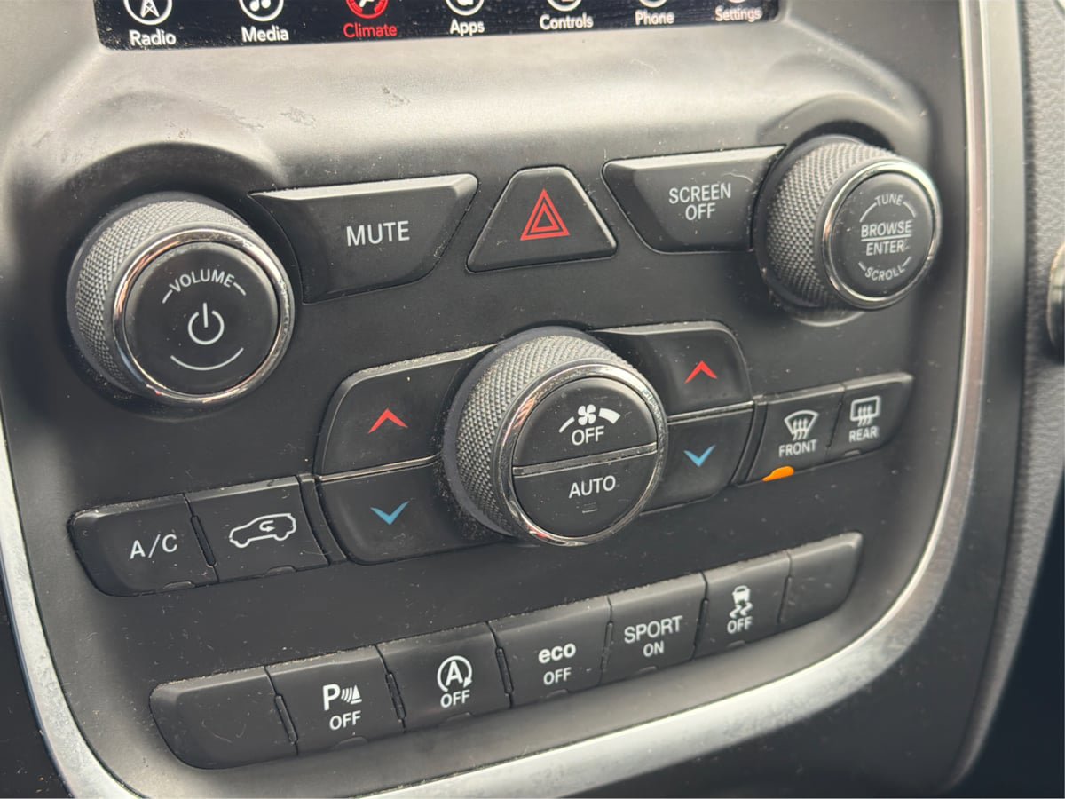 Used 2020 Dodge Durango SXT AWD/4WD image 20