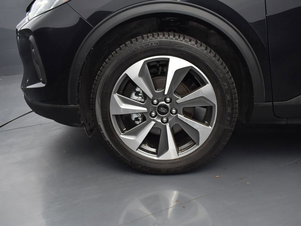 Used 2024 Ford Escape Platinum image 8