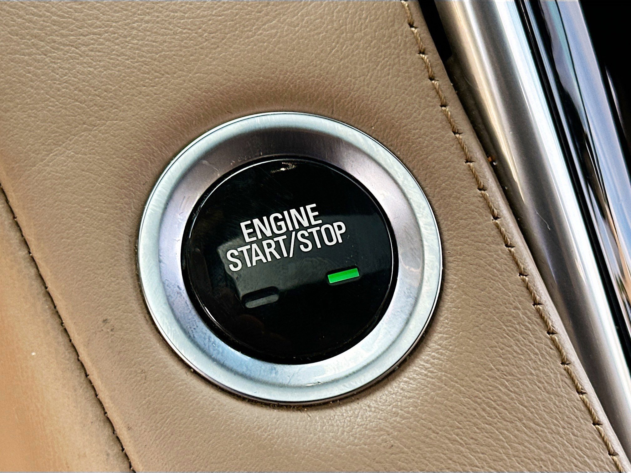 Used 2020 Cadillac Escalade Platinum image 9