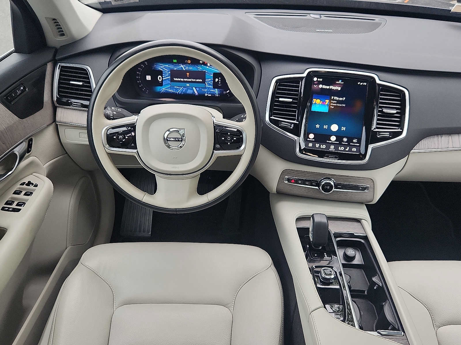 Certified 2024 Volvo XC90 B5 Plus w/ Protection Package Premier AWD/4WD image 11