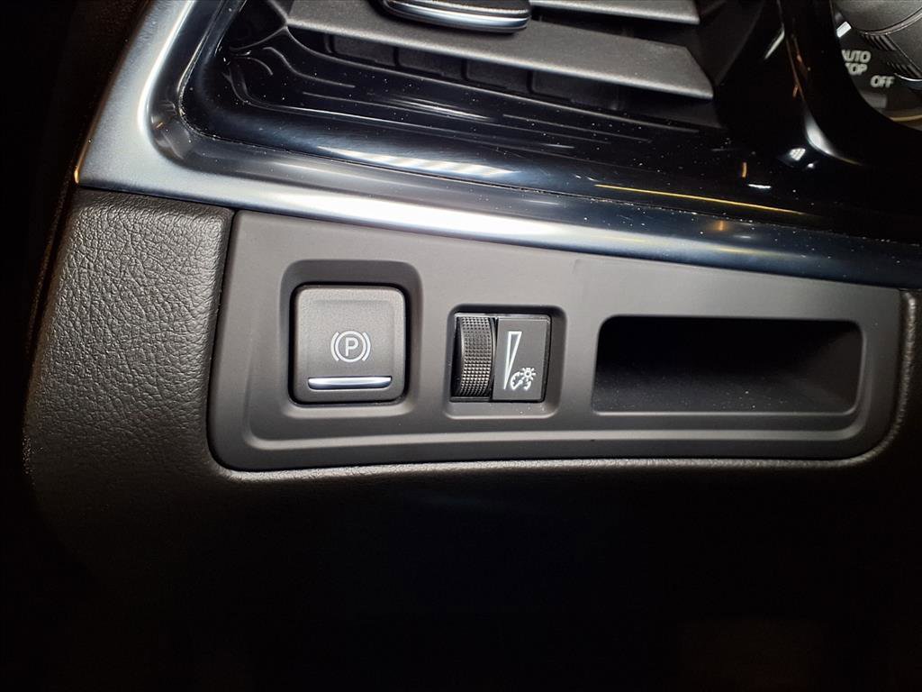 Certified 2025 Cadillac XT6 Luxury image 13