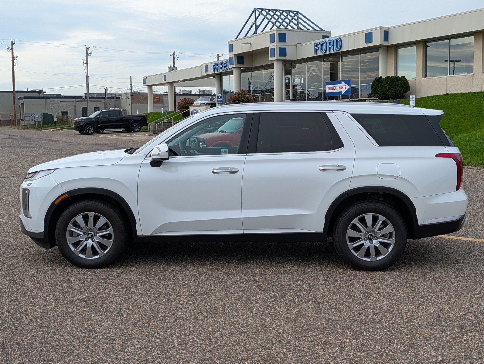 Used 2025 Hyundai Palisade SEL AWD/4WD image 2