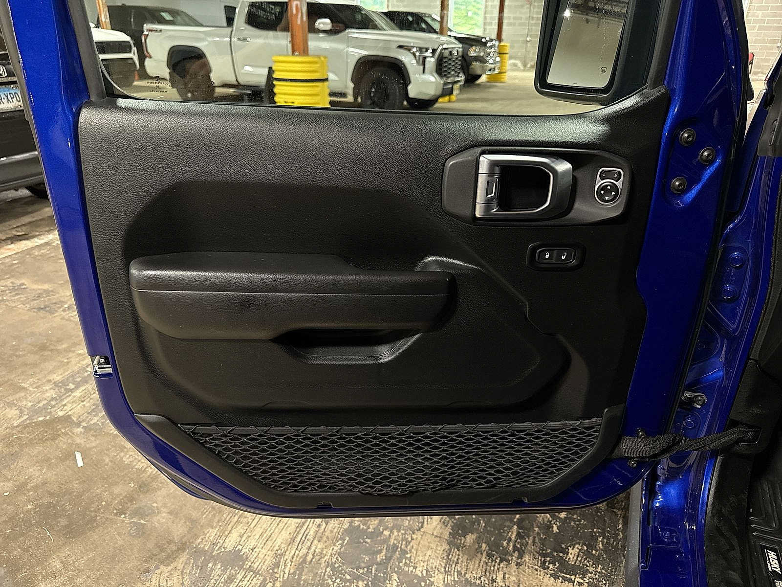 Used 2020 Jeep Wrangler Rubicon AWD/4WD image 29
