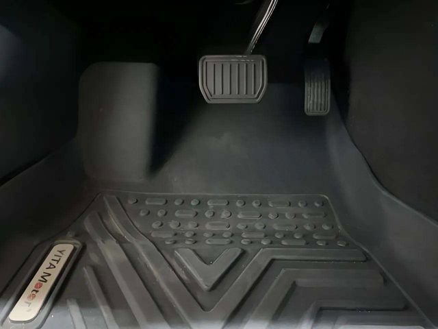 Used 2023 Tesla Model 3 Standard Range image 40