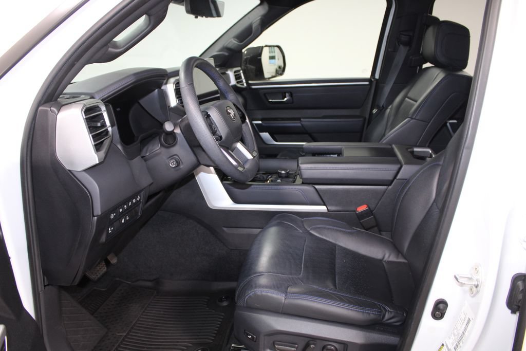 Used 2025 Toyota Sequoia Platinum w/ Tow Technology Package AWD/4WD image 17