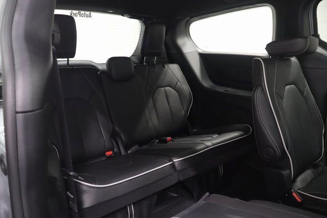 New 2026 Chrysler Pacifica Limited w/ S Appearance Package image 16