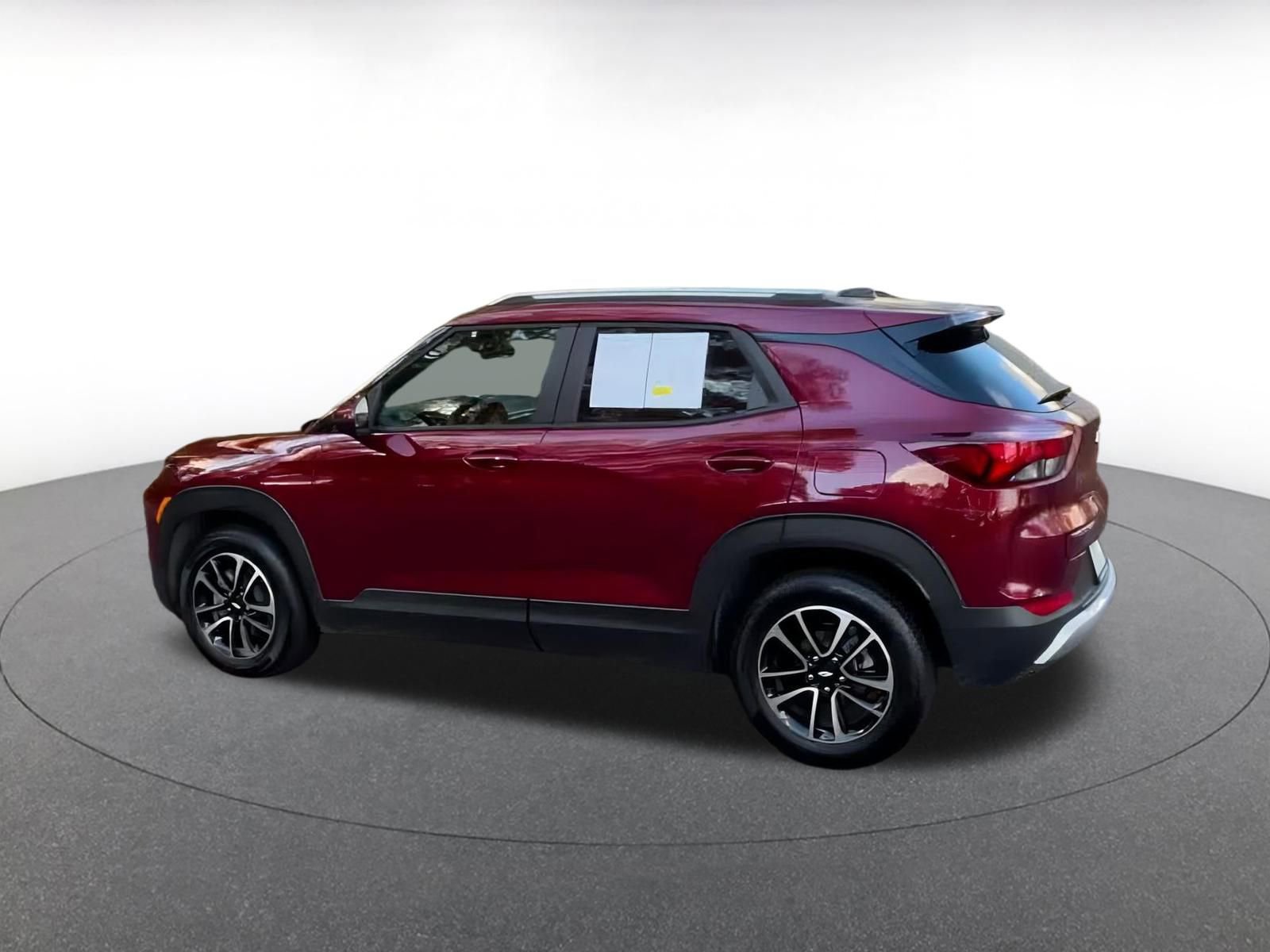 Used 2025 Chevrolet TrailBlazer LT image 11