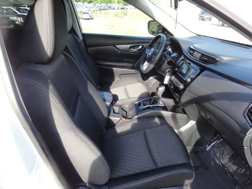 Used 2018 Nissan Rogue S AWD/4WD image 11