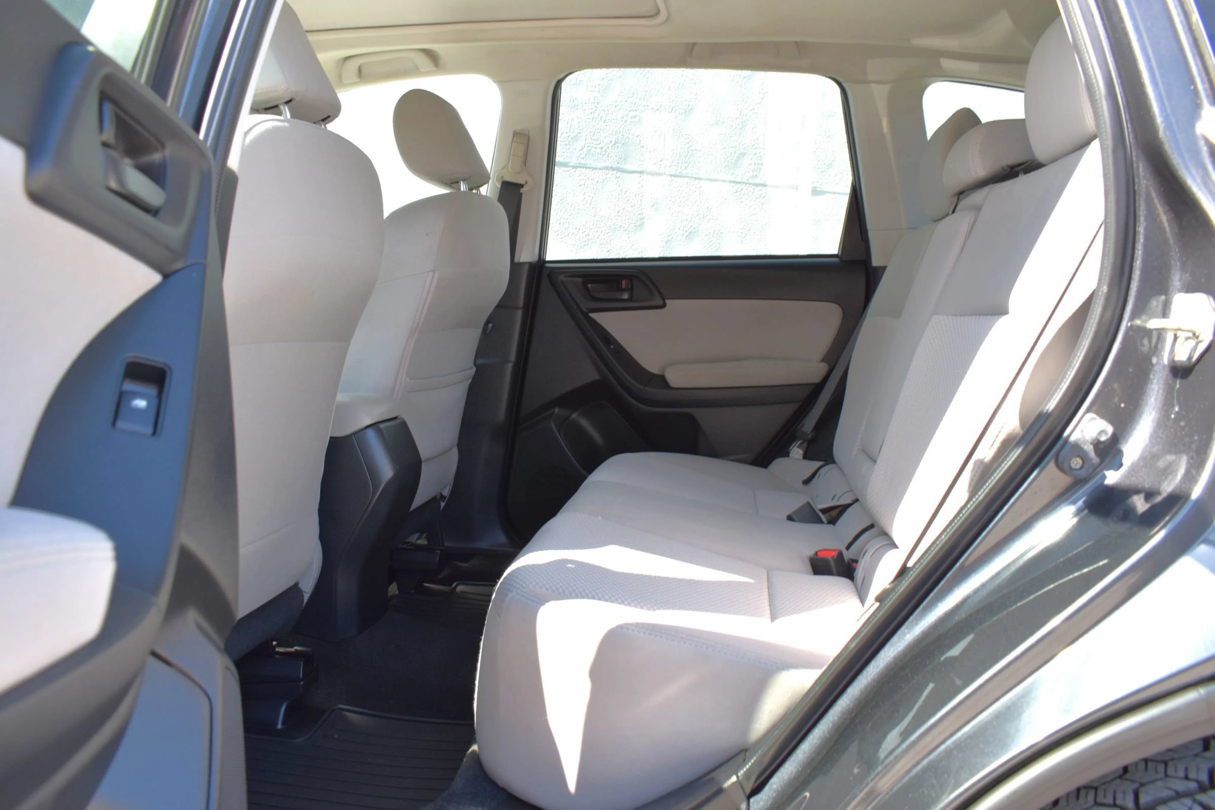 Used 2015 Subaru Forester 2.5i Premium w/ All-Weather Package AWD/4WD image 25