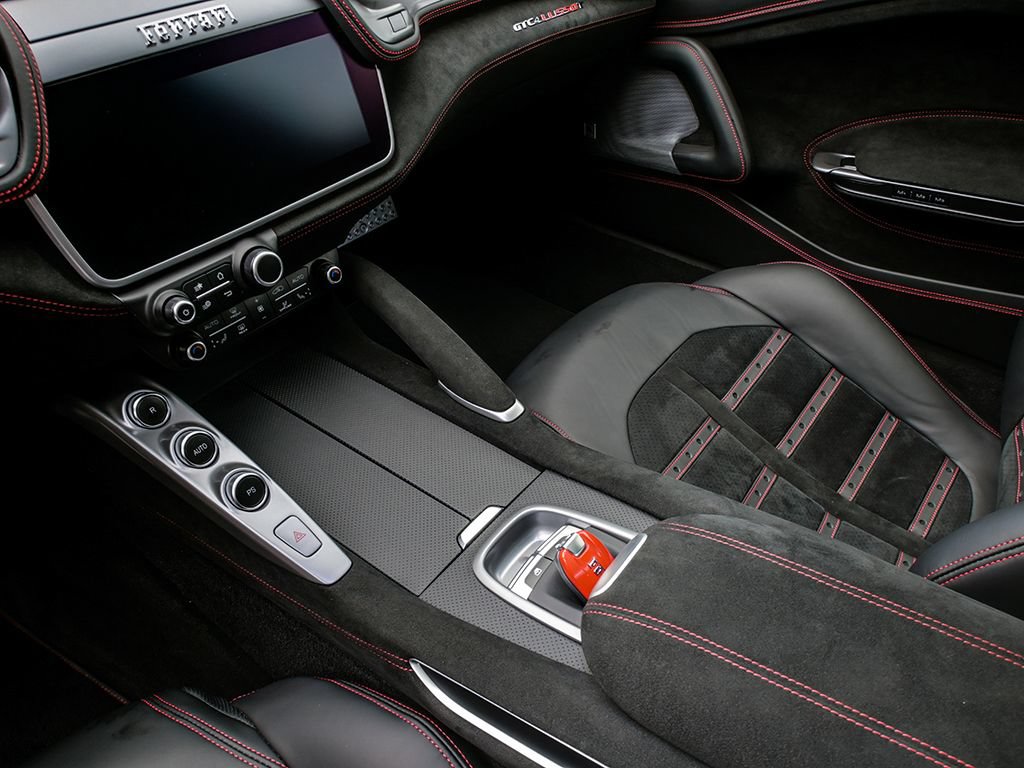 Used 2020 Ferrari GTC4Lusso T RWD image 13