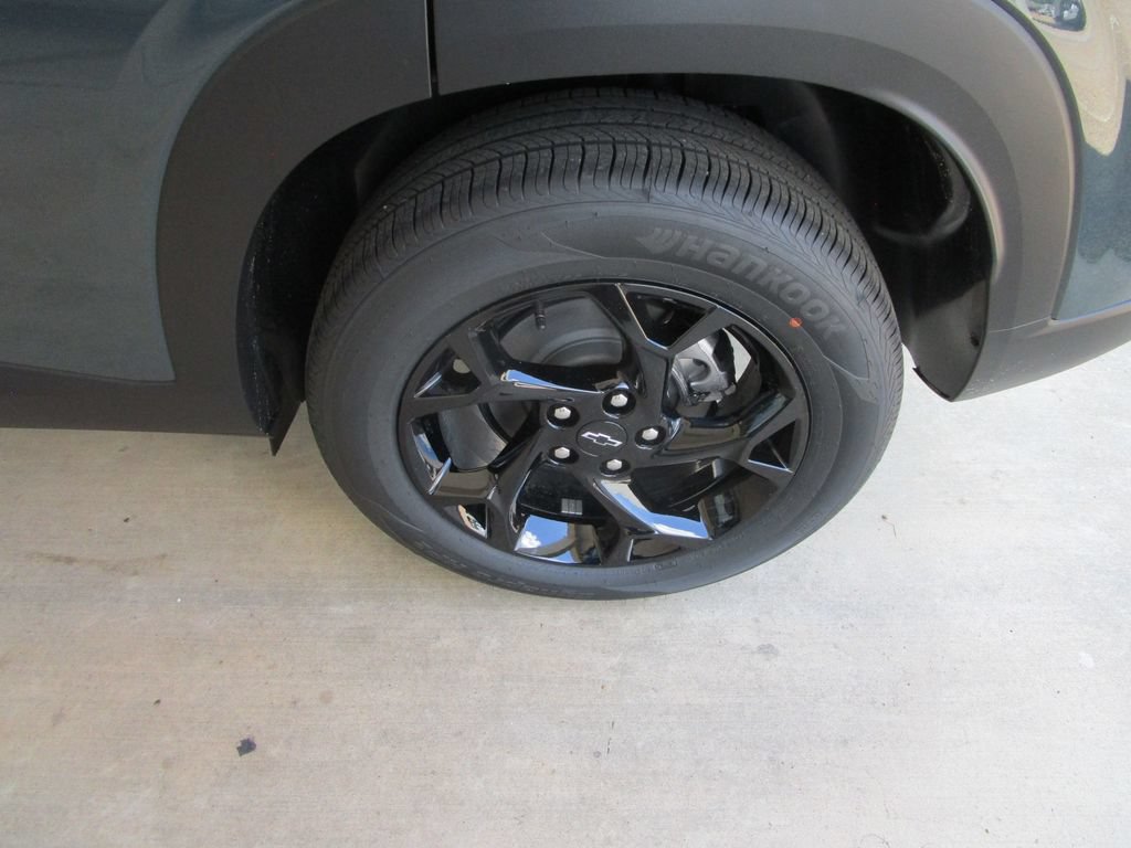 New 2026 Chevrolet Trax LT w/ Driver Confidence Package FWD image 11