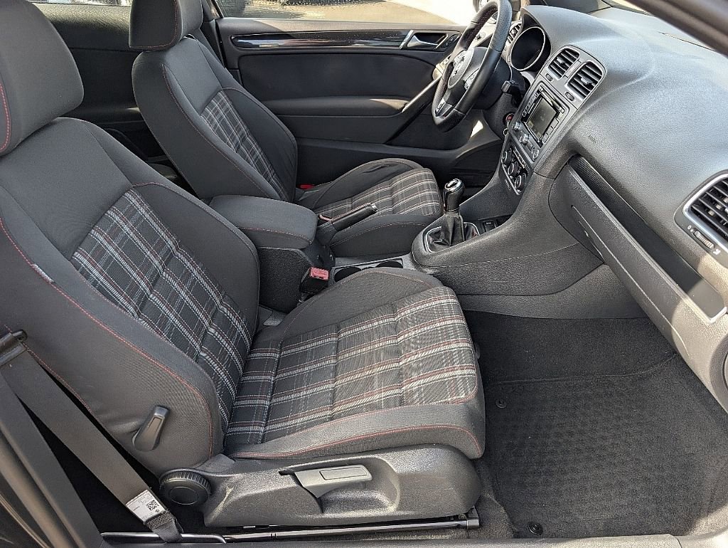 Used 2012 Volkswagen GTI 2-Door image 17
