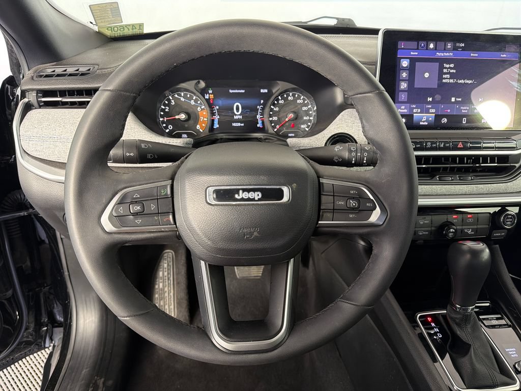 Used 2023 Jeep Compass Latitude AWD/4WD image 12