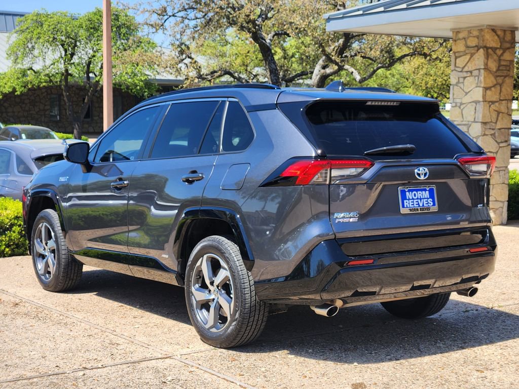 Used 2021 Toyota RAV4 SE w/ Weather & Moonroof Package AWD/4WD image 5