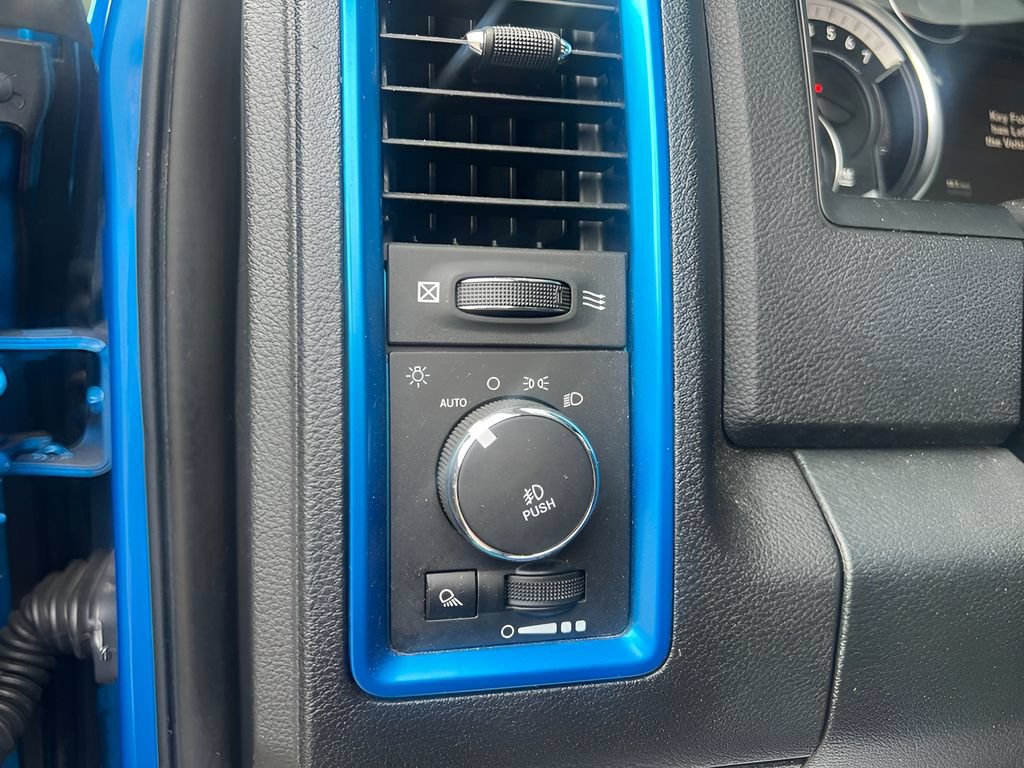 Used 2018 RAM 1500 Sport w/ Hydro Blue Sport Package AWD/4WD image 13