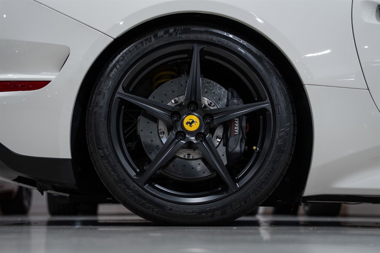 Used 2016 Ferrari California T RWD image 15