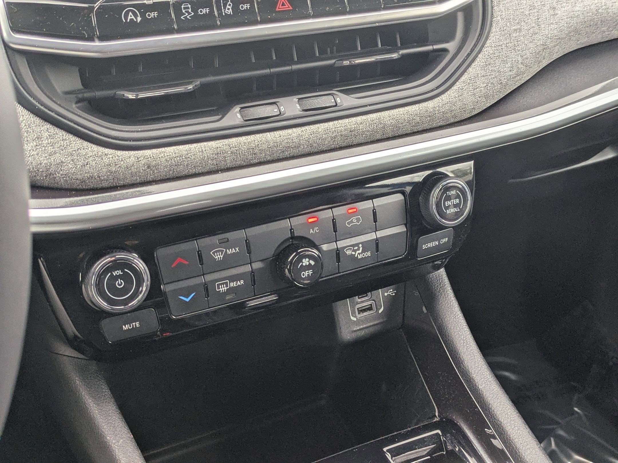 Used 2022 Jeep Compass Latitude image 14