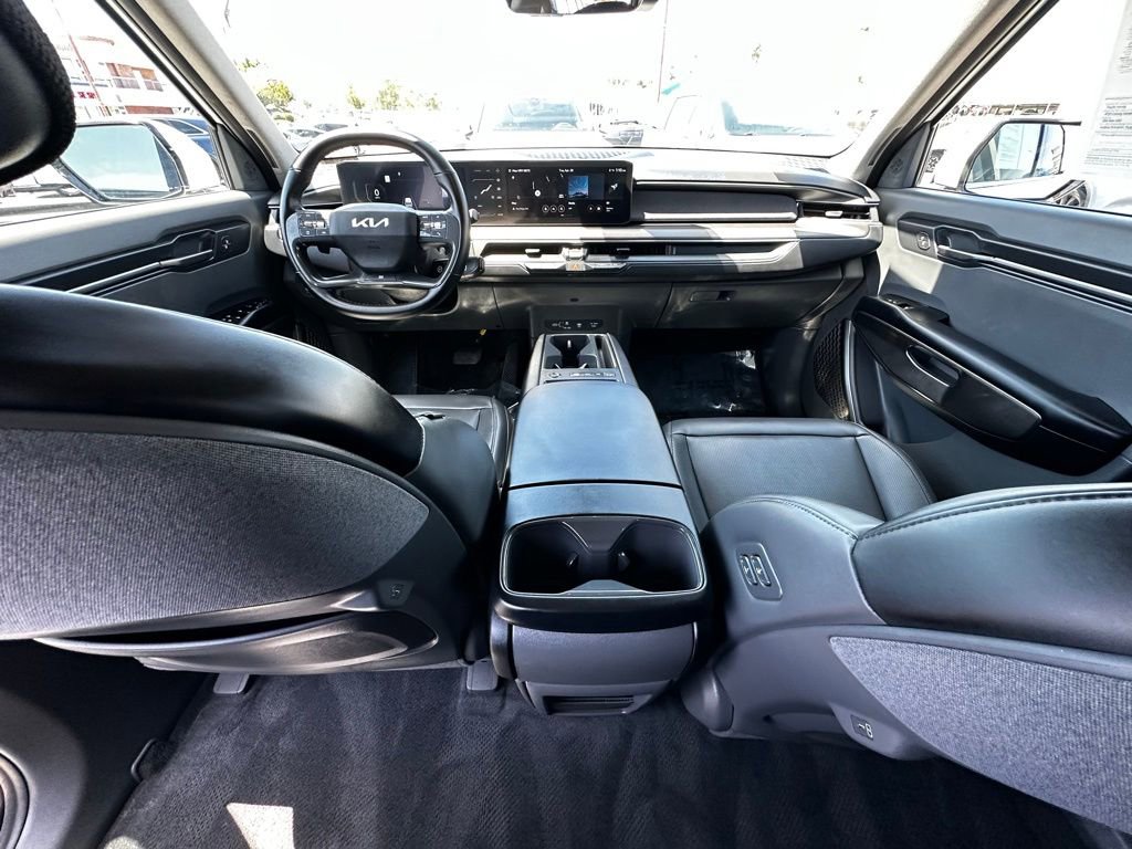 Used 2024 Kia EV9 Light Long Range RWD image 16