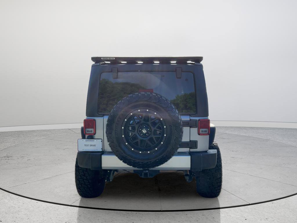 Used 2015 Jeep Wrangler Unlimited Rubicon w/ Connectivity Group image 8