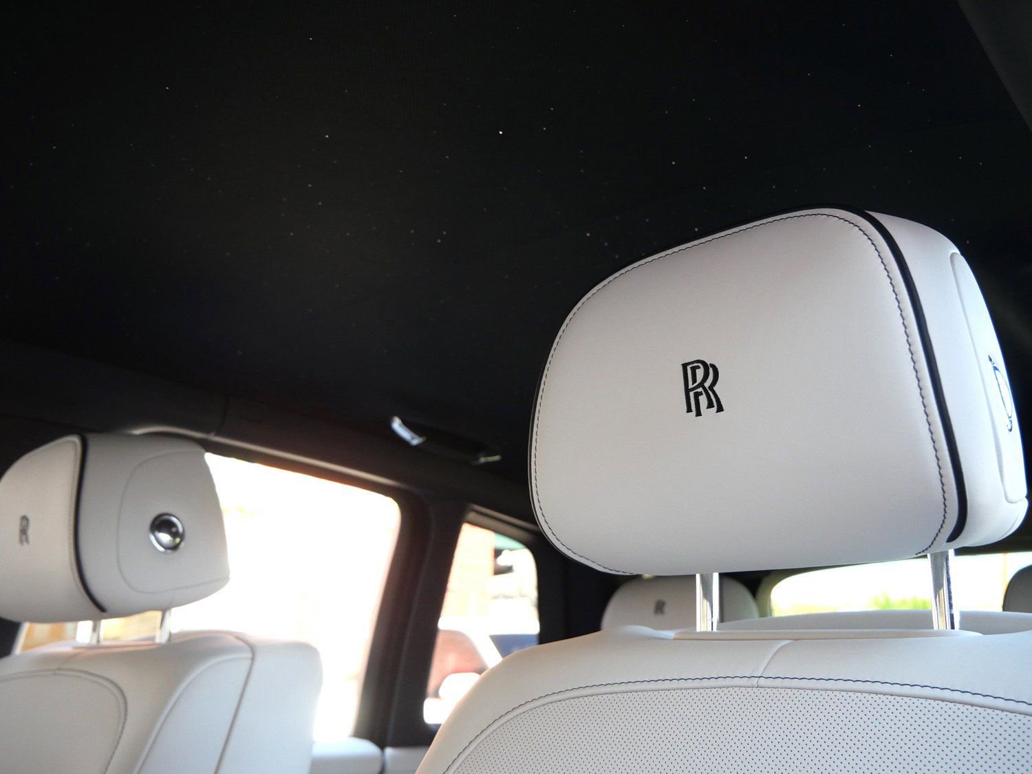 Used 2023 Rolls-Royce Cullinan w/ Cullinan Package image 10