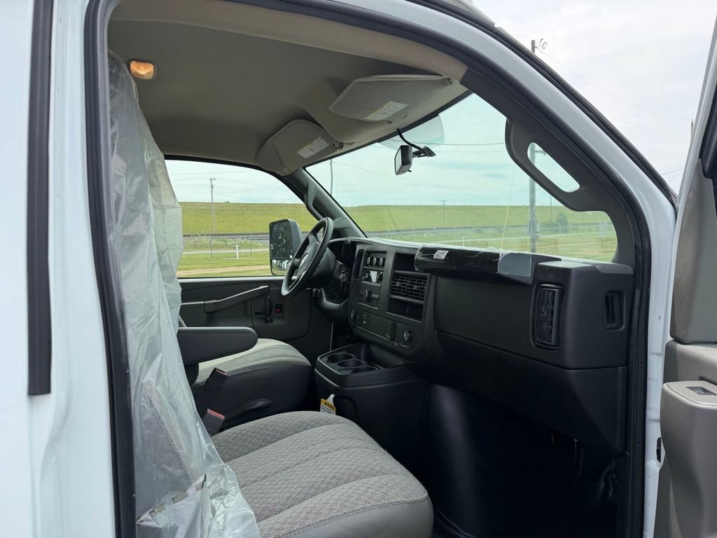 New 2026 Chevrolet Express 3500 w/ Power Convenience Package RWD image 18
