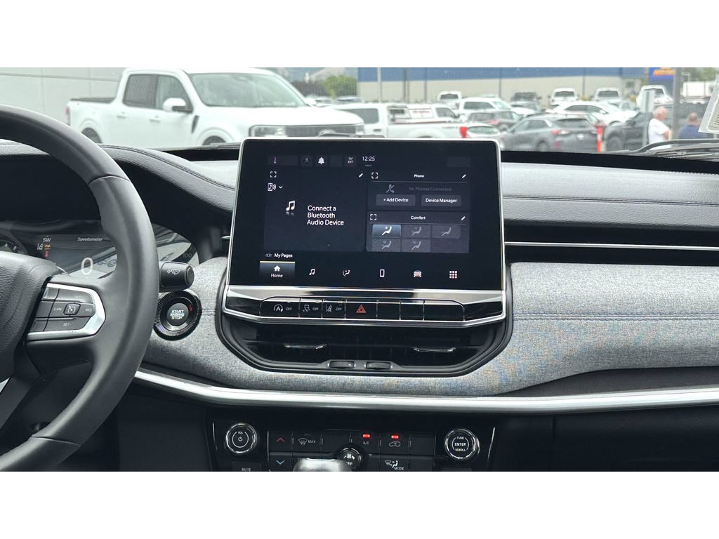 Used 2024 Jeep Compass Latitude AWD/4WD image 14