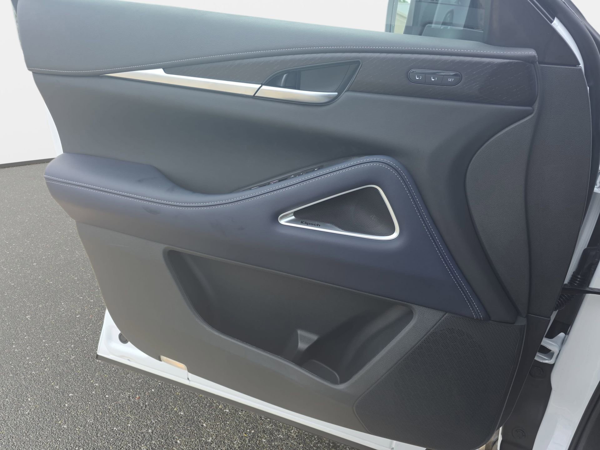 New 2026 INFINITI QX60 Sport w/ Dark Cargo Package image 26