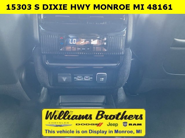 Used 2024 Jeep Wagoneer Series II w/ Flexible Seating Group image 26