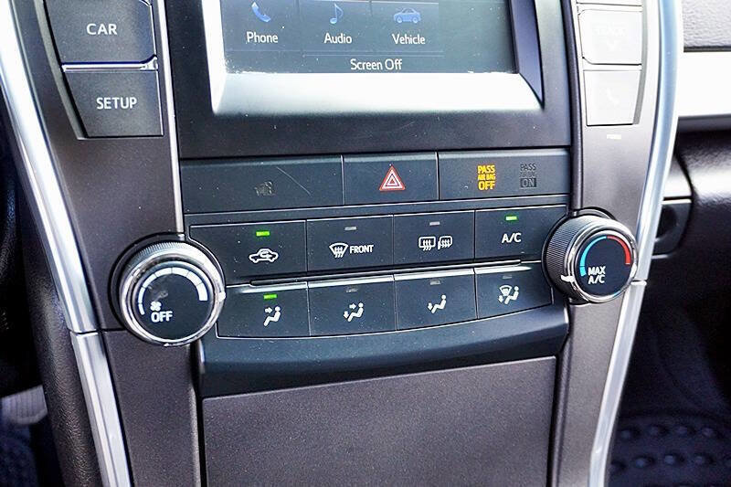 Used 2015 Toyota Camry SE image 27