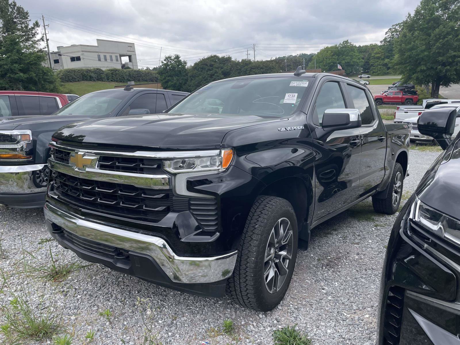 Used 2024 Chevrolet Silverado 1500 LT AWD/4WD image 3