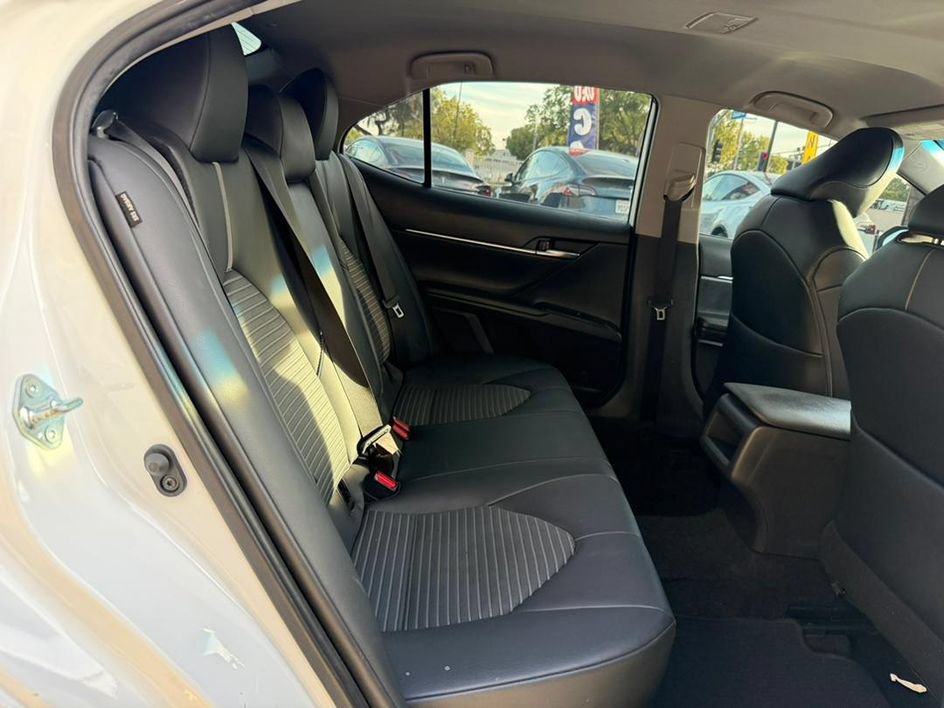 Used 2020 Toyota Camry SE FWD image 22