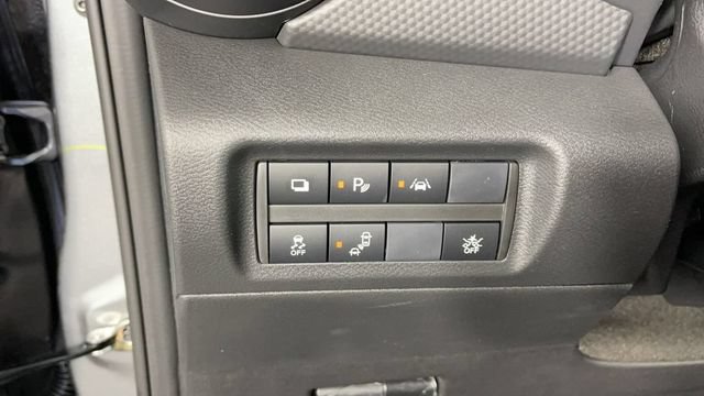 New 2025 Nissan Kicks Play S FWD image 28