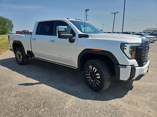 Used 2024 GMC Sierra 3500 Denali Ultimate AWD/4WD image 7