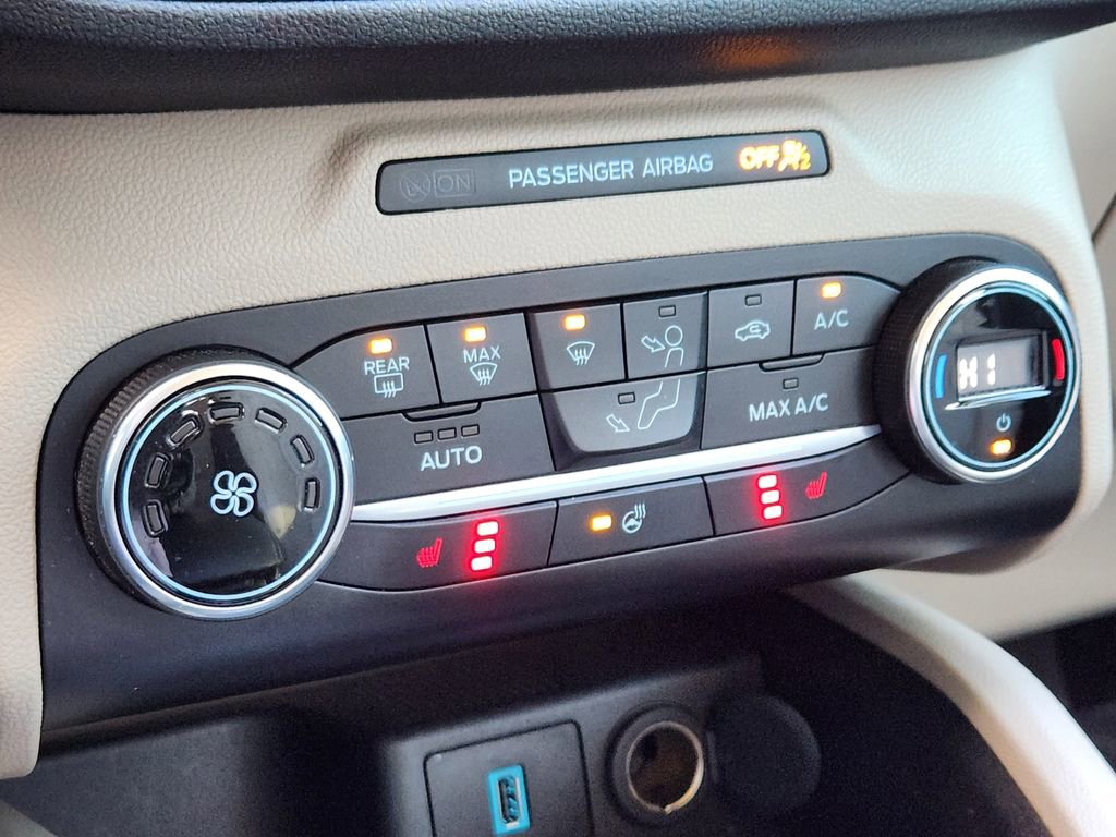 Used 2020 Ford Escape SEL image 9