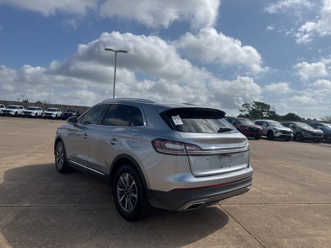 Used 2022 Lincoln Nautilus FWD w/ Premium Package image 15