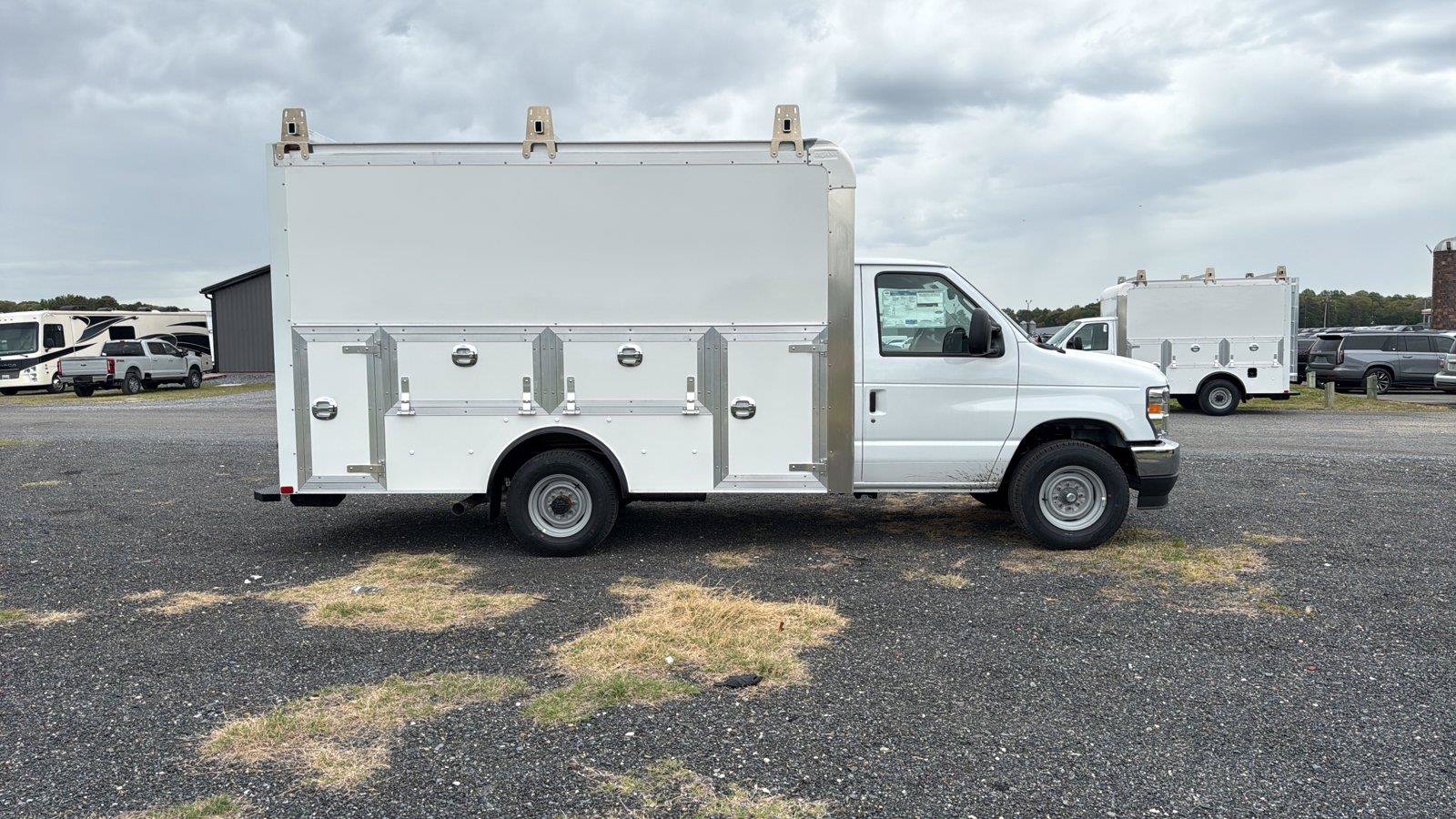 New 2027 Ford E-350 and Econoline 350 Super Duty w/ Power Equipment Group RWD image 6