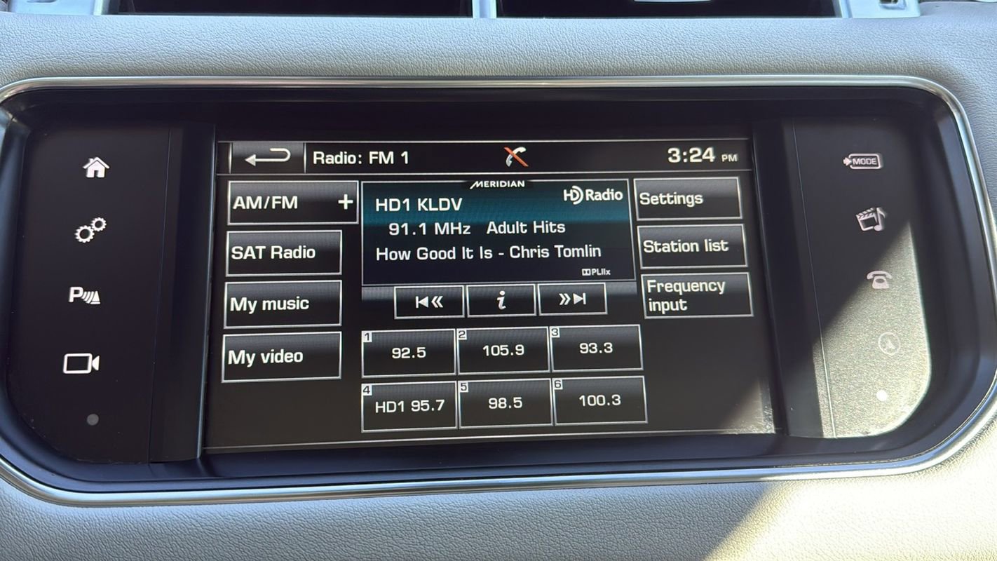 Used 2016 Land Rover Range Rover Sport HSE image 22