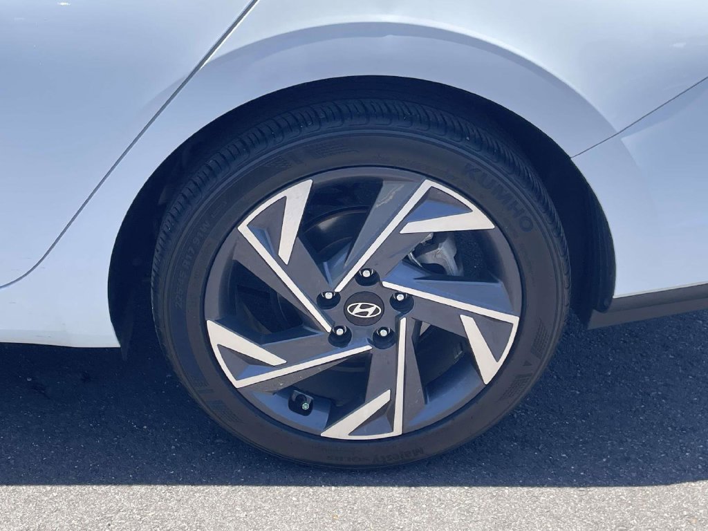 Used 2025 Hyundai Elantra Sport FWD image 27