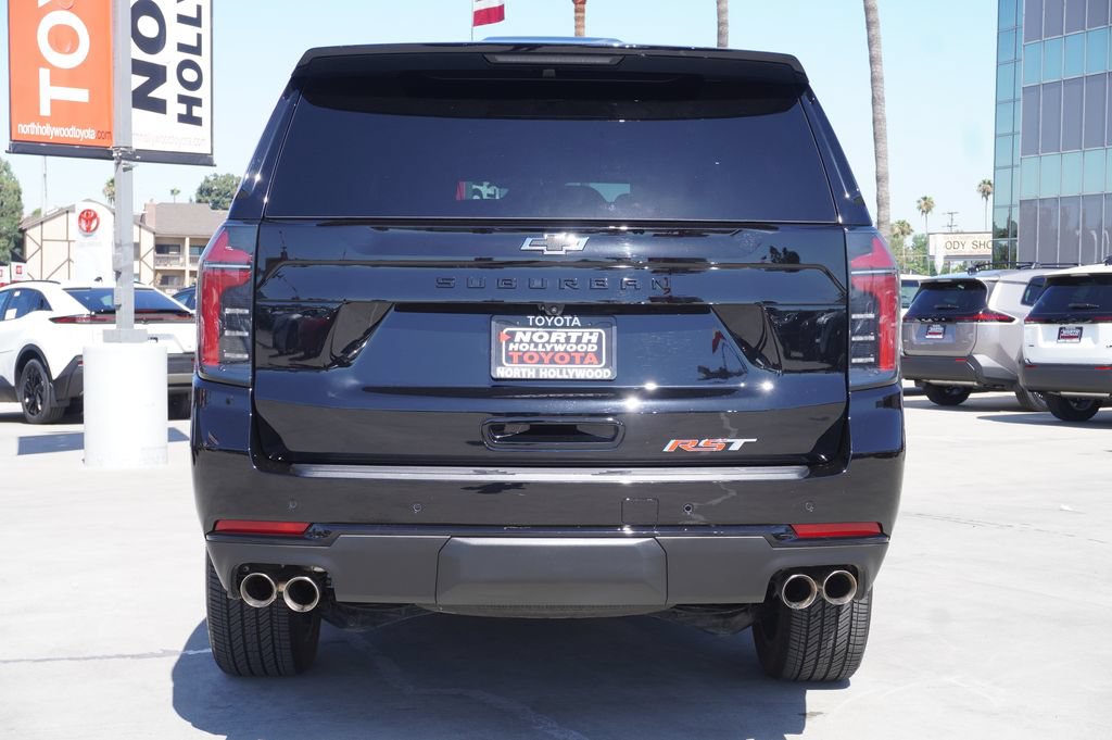 Used 2026 Chevrolet Suburban RST RWD image 6