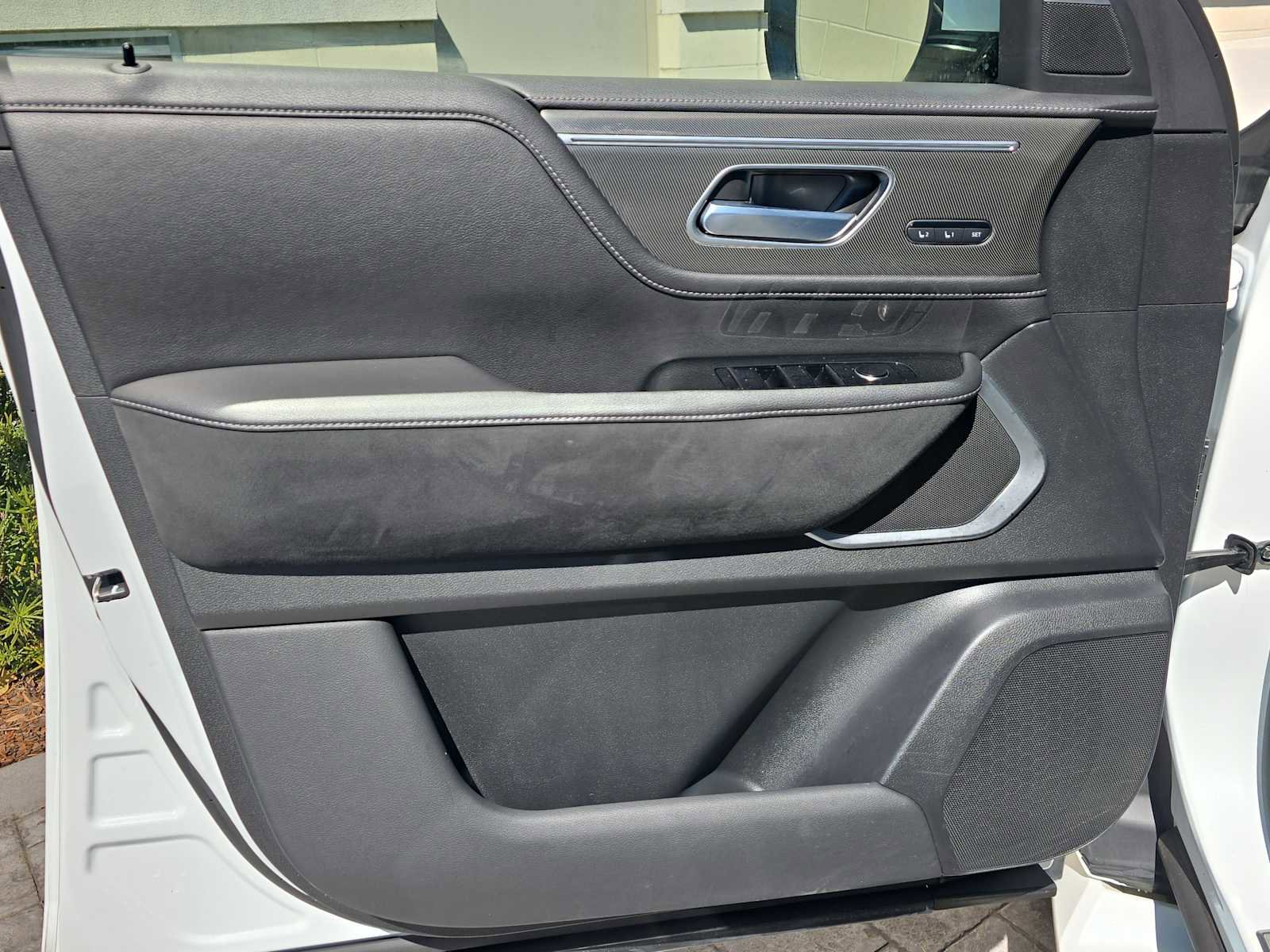 Certified 2025 INFINITI QX80 Luxe image 14